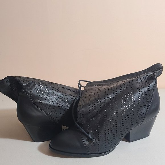 Vivienne Westwood Shoes - NWB Vivienne Westwood Black Sandals Runway Women Sz 9 See Photos MSRP 500+